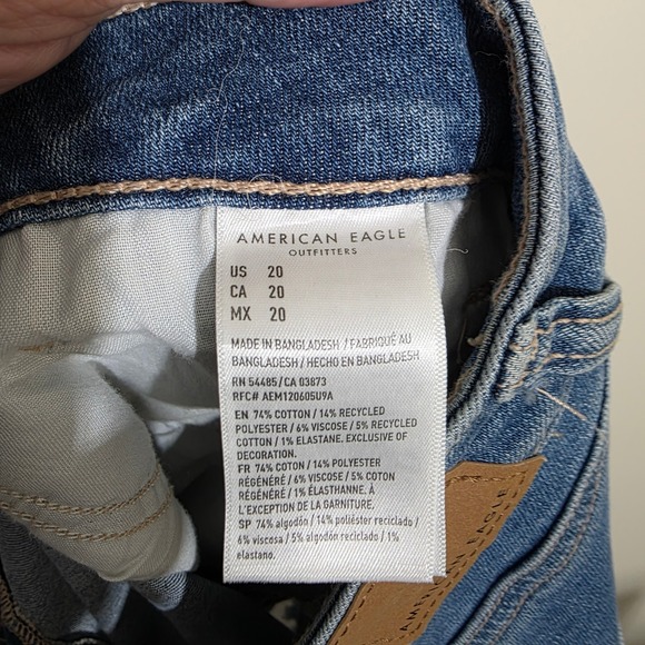 American Eagle Mom Shorts Womens sz 20 Medium Wash High Waisted Stretch Raw Hem - Picture 4 of 8